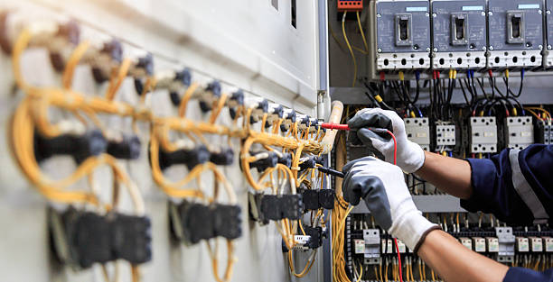 Professional Electrician technician working in Sac City, IA